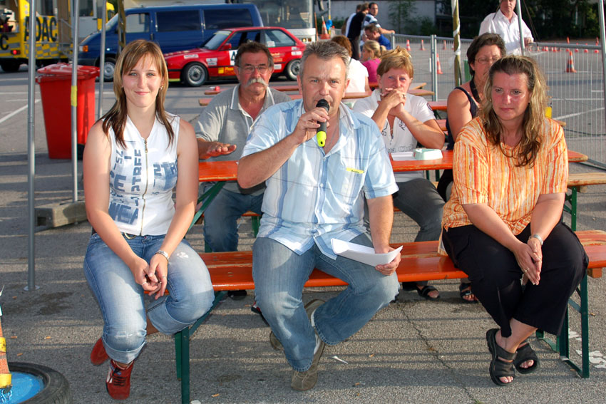 Sprecher-Fahrer P_Wichmann mir schönen,schnellen Damen.jpg